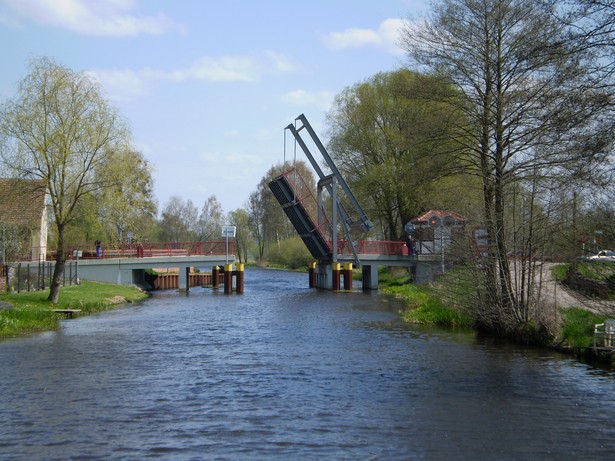 Klappbrücke Niederfinow aufgeklappt