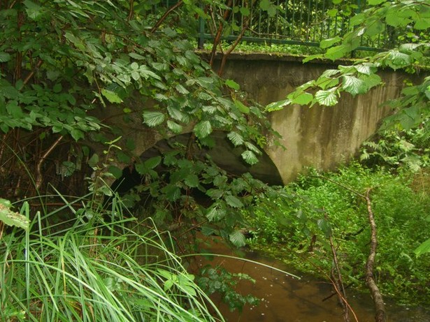  Waldstraßenbrücke hinter dem Friedhof / Stöbber