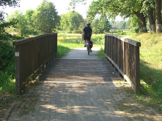 Fuß- und Radwegbrücke östlich der BAS 43757