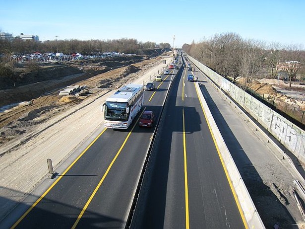 Blich von der Brücke in Richtung Westen, die Bauarbeiten an der B 1 haben begonnen