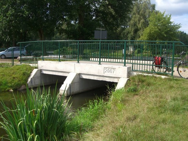Straßenbrücke Große Tränke / Fischpaß neben der Spree 