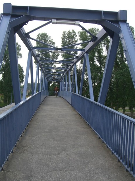 Fußgängerbrücke südl. Verlängerung Geschwister Scholl Straße / EU Strecke Berlin - Magdeburg