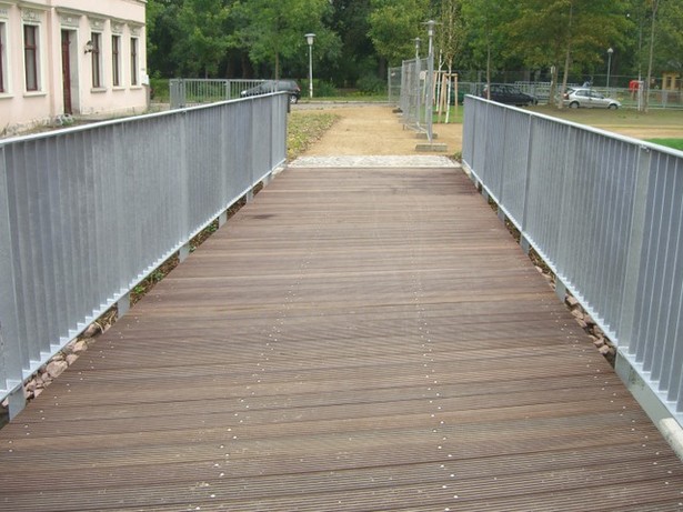 Fußwegbrücke südlich der Stadtschleuse / Mühlgraben