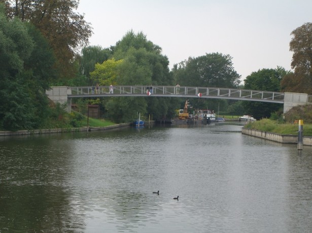 Rad- und Fußwegbrücke / Havelnordumflut der Dominsel