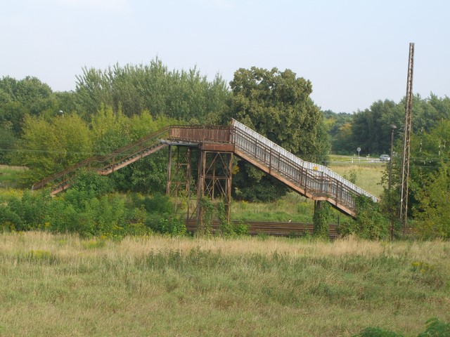 Fußwegbrücke ehem.Bf. Elstal / EU BAR im Westabschnitt