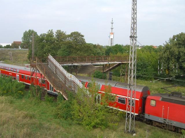Fußwegbrücke ehem.Bf. Elstal / EU BAR im Westabschnitt