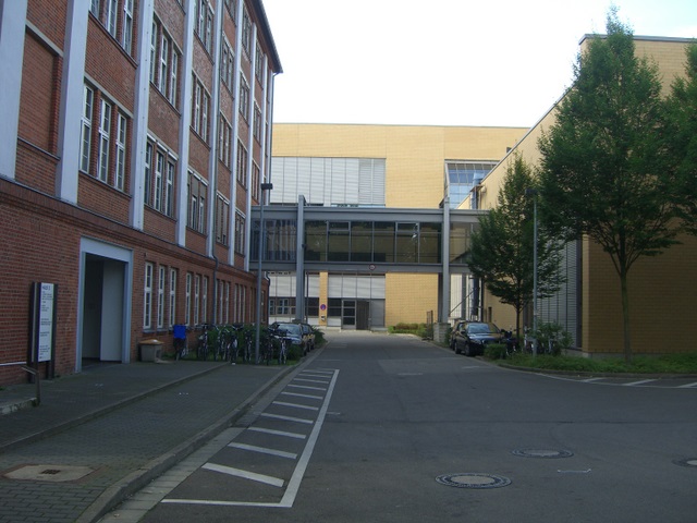 Fußwegbrücke im Industriestandort Friedrich Engels Straße - Nuthe