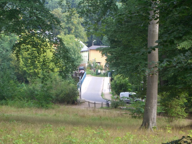 Straßenbrücke nördlich Schloßpark Babelsberg / Glienicker Lake