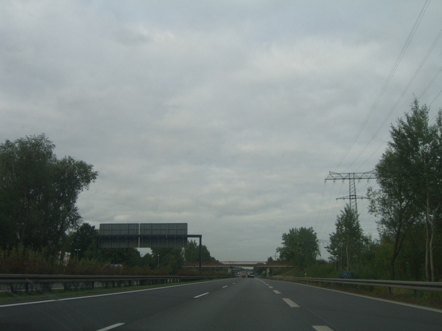 Straßenbrücke Am Mühlenfeld / A 10 Berliner Ring im Nordabschnitt