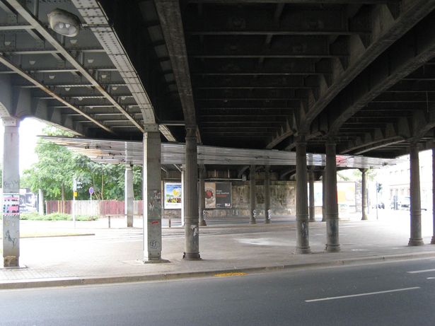 südliche und mittlere Fahrbahn, westliches Wiederlager