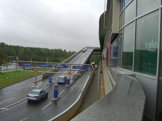 Auffahrtbrücke zum Parkhaus Eastgate