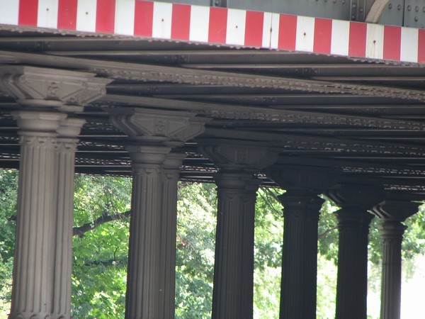 Zum Vergleich: Bauweise vor 2005. Das Bild stammt aber von der Brücke 44557, ist aber Identisch