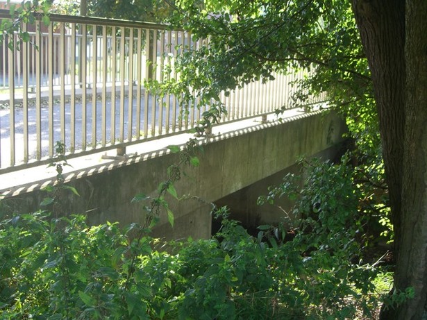 Mühlenwegbrücke / Rocher Mühlenfließ