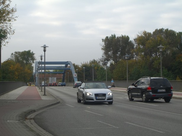 Spreebrücke L 35 / Spree Stabbogenbrücke südlich der Insel