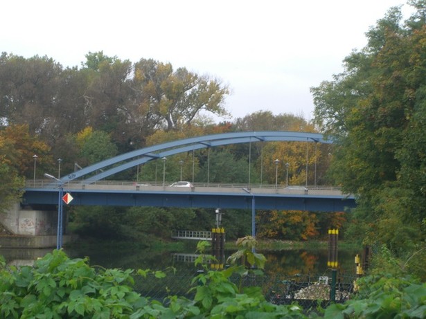 Spreebrücke L 35 / Spree Stabbogenbrücke südlich der Insel