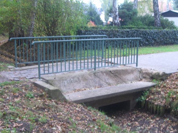 Fußwegbrücke Wiesenstraße / Plumpengraben