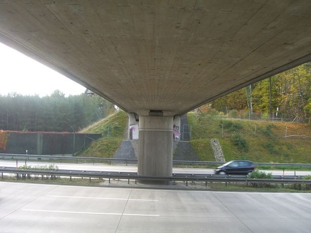 Wernsdorfer Straßenbrücke / Autobahn A 10