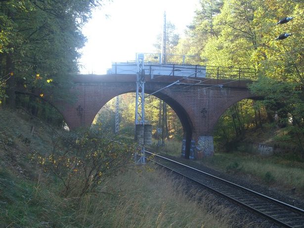Waldwegstraßenbrücke / EU der Strecke Schönefeld - Potsdam