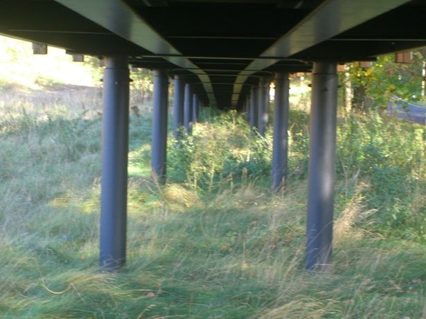 Fuß- und Radwegbrücke ( R 1 ) an der Fercher Straße / Bodensenke
