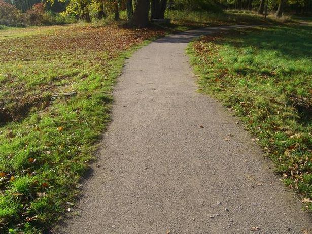 Parkwegbrücke im Schloßgarten Petzow / Wiesengraben
