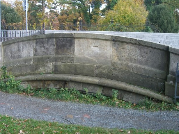 Nordwestl. Parkeingangsbrücke / ehem. Schloßgraben