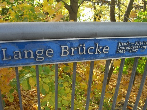Lange Brücke ( Heinrich Mann Allee) / EU Strecke Berlin - Magdeburg und Friedrich List Straße