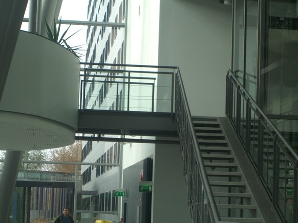 4 Fußwegbrücken im Innovationszentrum auf dem Wistakomplex