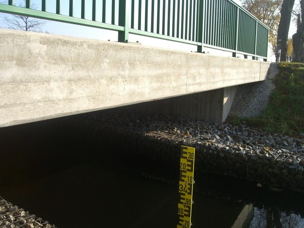 Dorfstraßenbrücke / Stöckernebengraben