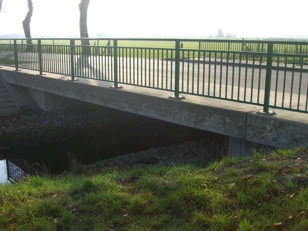 Dorfstraßenbrücke / Stöckernebengraben