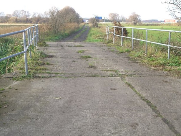 Landwirtschaftliche Wegbrücke / Nuthegraben