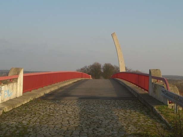 Feldwegbrücke südlich Schönefelder Kreuz / A 13