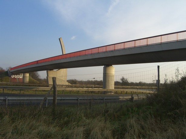Feldwegbrücke südlich Schönefelder Kreuz / A 13