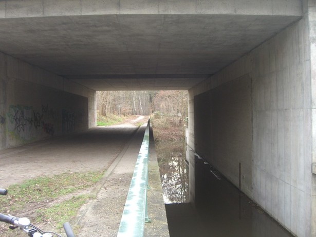 Autobahn A 10 Berliner Ring Brücke / Glasowbach und Waldstraße