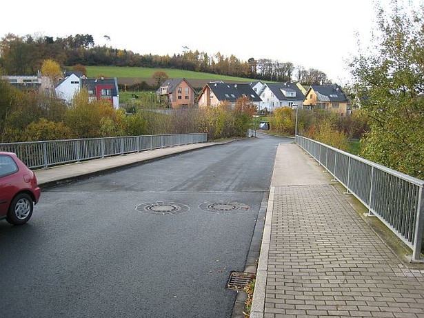 Blick auf über die Brücke in Richtung Westen