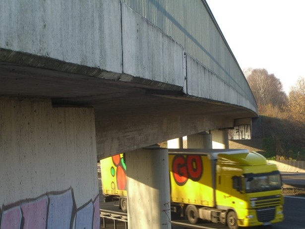 L40 An der Autobahn Straßenbrücke / Autobahn A 10 Berliner Ring