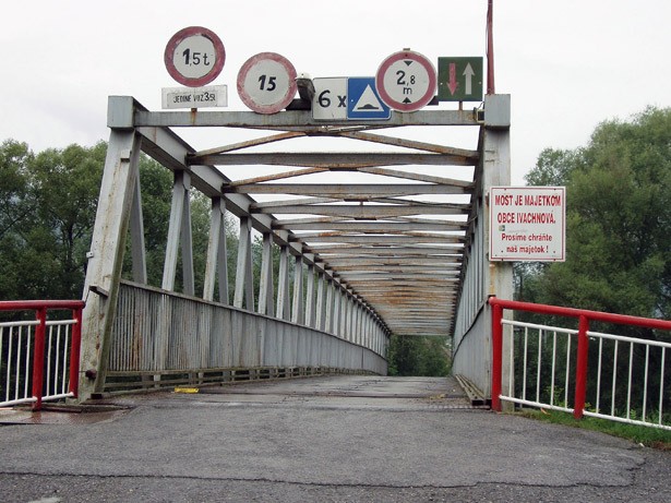 Strassenbrücke Ivachnová