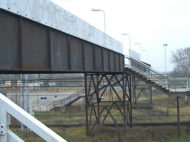 Bahnhofszu- und -übergangsbrücke Genshagener Heide / EU BAR im Südabschnitt