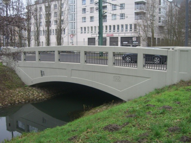 Ricarda Huch Straßenbrücke / Hirtengraben
