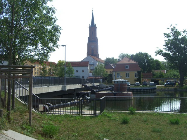  Mühlendammbrücke mit Wehranlage / Rathenower Havel 