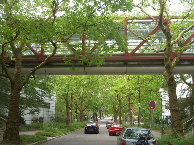  Südliche Hausverbindungsbrücke FU Berlin / Arnimallee  
