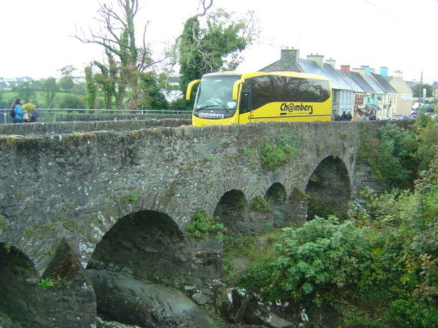 Straßenbrücke Sneem / River Sneem 