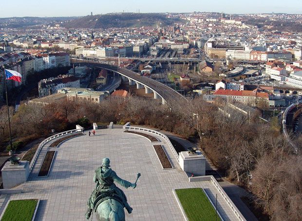 Eisenbahnbrücke Praha-Masaryk Bahnhof