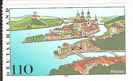 Marienbrücke 110 Pfennig Briefmarke aus Deutschland Der Fluß der auf der Briefmarke nur von eine Brücke überquert wird ist der Inn