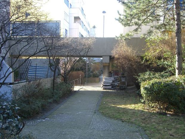 Fußwegbrücke Michael Bohnen Ring Ost West