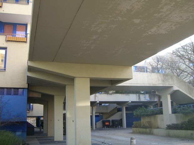 Fußwegbrücke Michael Bohnen Ring Ostausbuchtung Ostseite