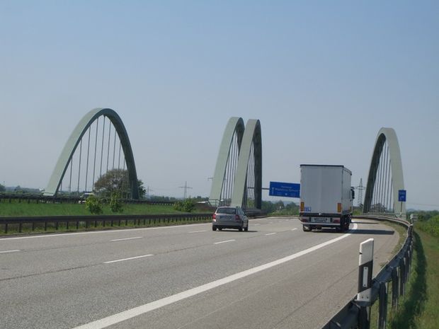  A 2 Autobahnbrücke / Schleusenkanal Rothensee