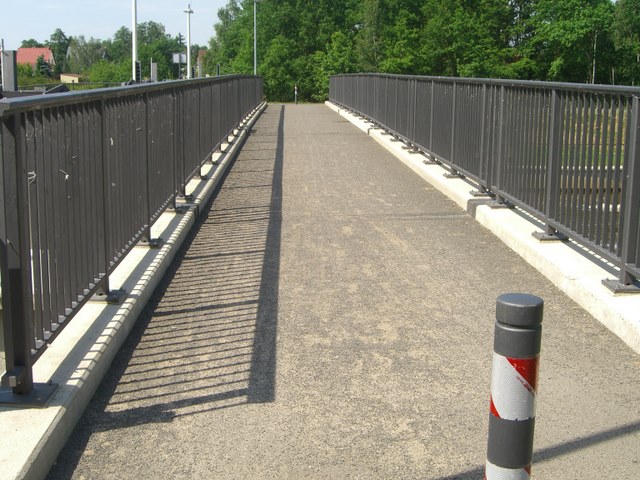 Fußwegbrücke Neues Elsterwehr / Schwarze Elster
