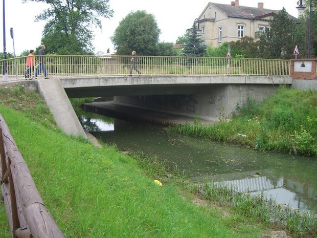 B 167 Bahnhofsstraßenbrücke / Freienwalder Landgraben