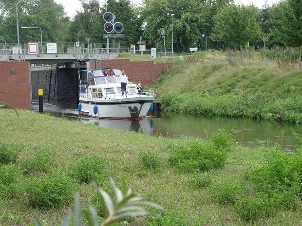 L 9 Lindenstraßenbrücke / Müritz - Elde - Wasserstraße