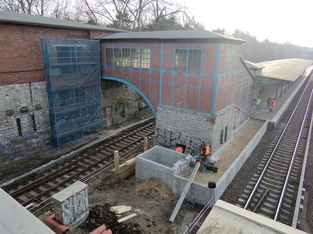 Bau der Liftbrücke Bf. Wuhlheide